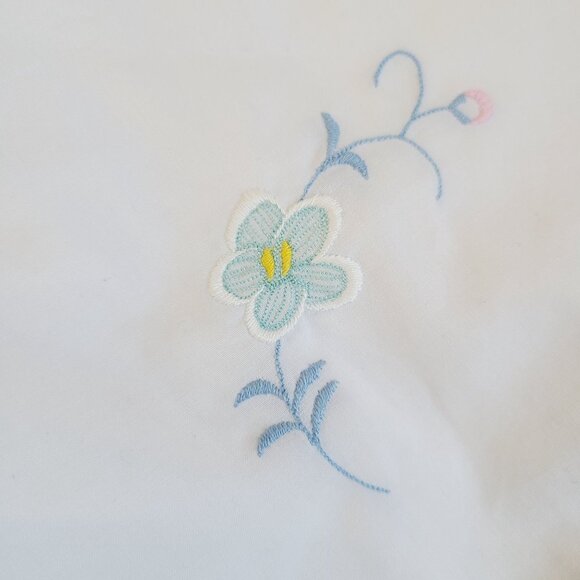 Vintage Linen Tablecloth Peacock Set With Embroidered Daisies Perma Press *READ* - Picture 16 of 16